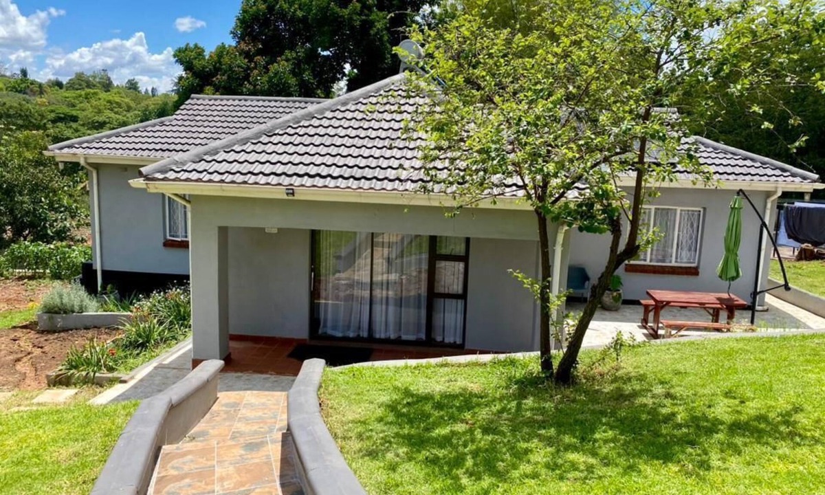 Harare East Apartment | 2 Bed apartment with pool in Philadelphia - 2357
