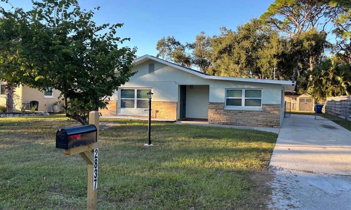 Gulf Gate Estates House | 2-bedroom house in awesome Sarasota with AC