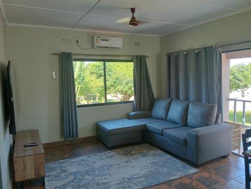 Southern Province Apartment | 2 bedroom serviced accommodation along Zambezi River - Enjoy Game & Canoeing Safaris - Boat Cruises & Fishing - Starlink Internet & Power Backup available