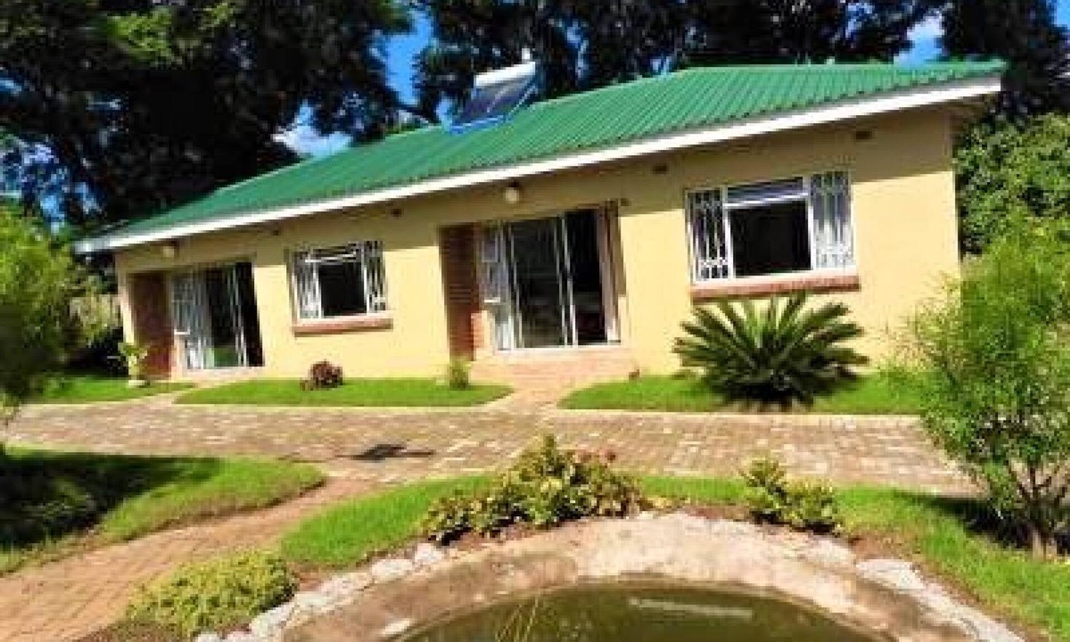 Harare Apartment | 2 Bedroomed Apartment With En-suite and Kitchenette - 2066