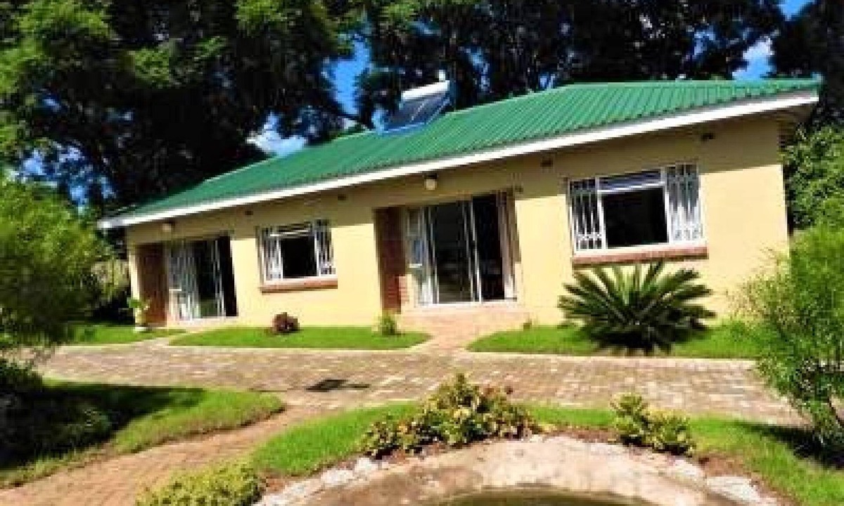Harare Apartment | 2 Bedroomed Apartment With En-suite and Kitchenette - 2067