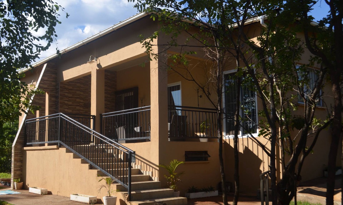 Chipata Cottage | 2BR HOME Wifi + Parking Homz Cottage - Chipata. Zambia