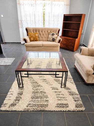 Harare East Apartment | 3-Bedroom Guesthouse in Brookeview, Borrowdale