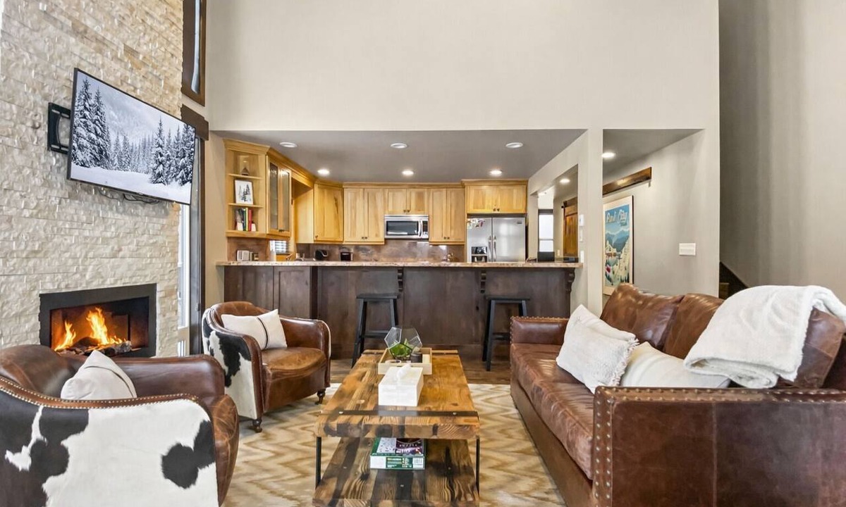 North Park City Condo | 3 Kings condo near PCMR base pool hot tub retreat