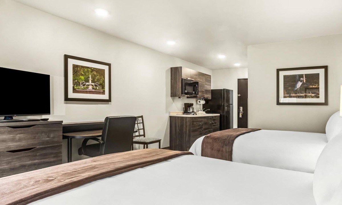 Jonesboro Hotel | 4 Accommodations in Jonesboro near Centennial Bank Stadium | Free Parking!