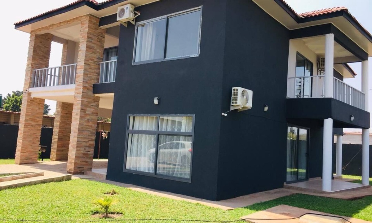 Lusaka Central Villa | 4-bedroom villa in soothing Ibex hill with cool breeze