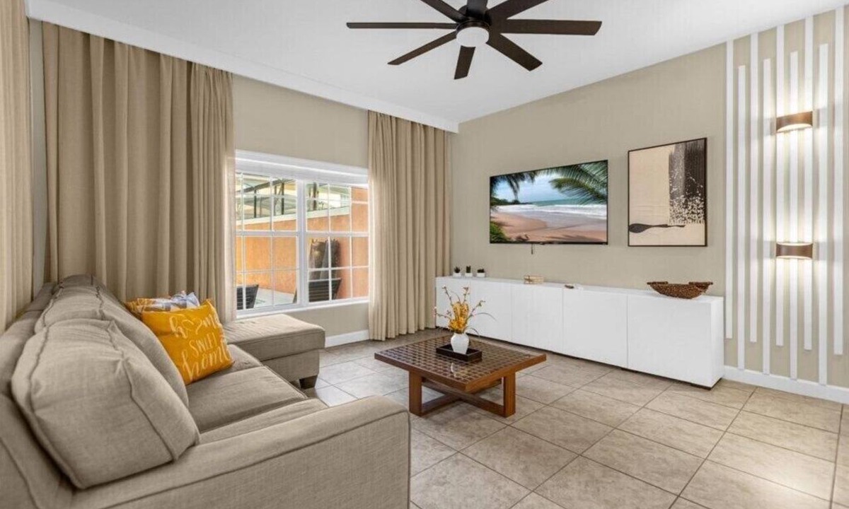 Bay Lake House | 4 Bedrooms/3 Bathrooms/Paradise Palms (8925 BP)