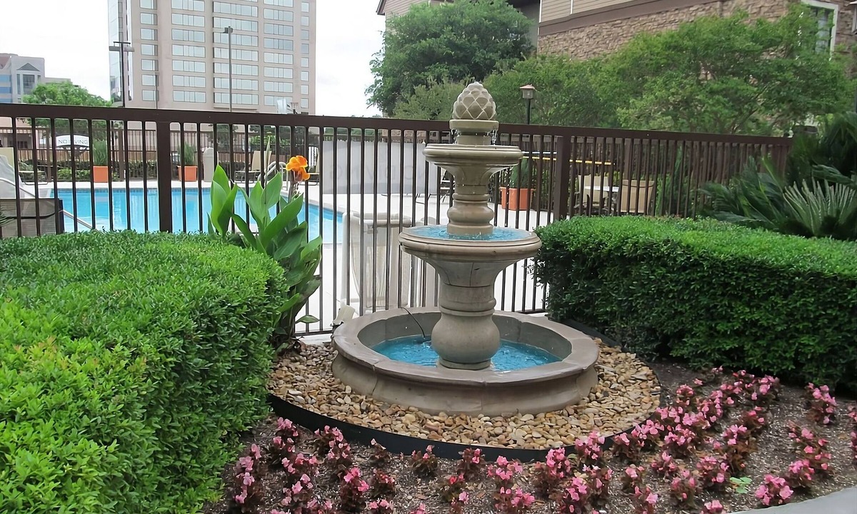 Vance Jackson Apartment | 4 Family-friendly Suites w/Full Kitchens | Outdoor Pool | Free Breakfast