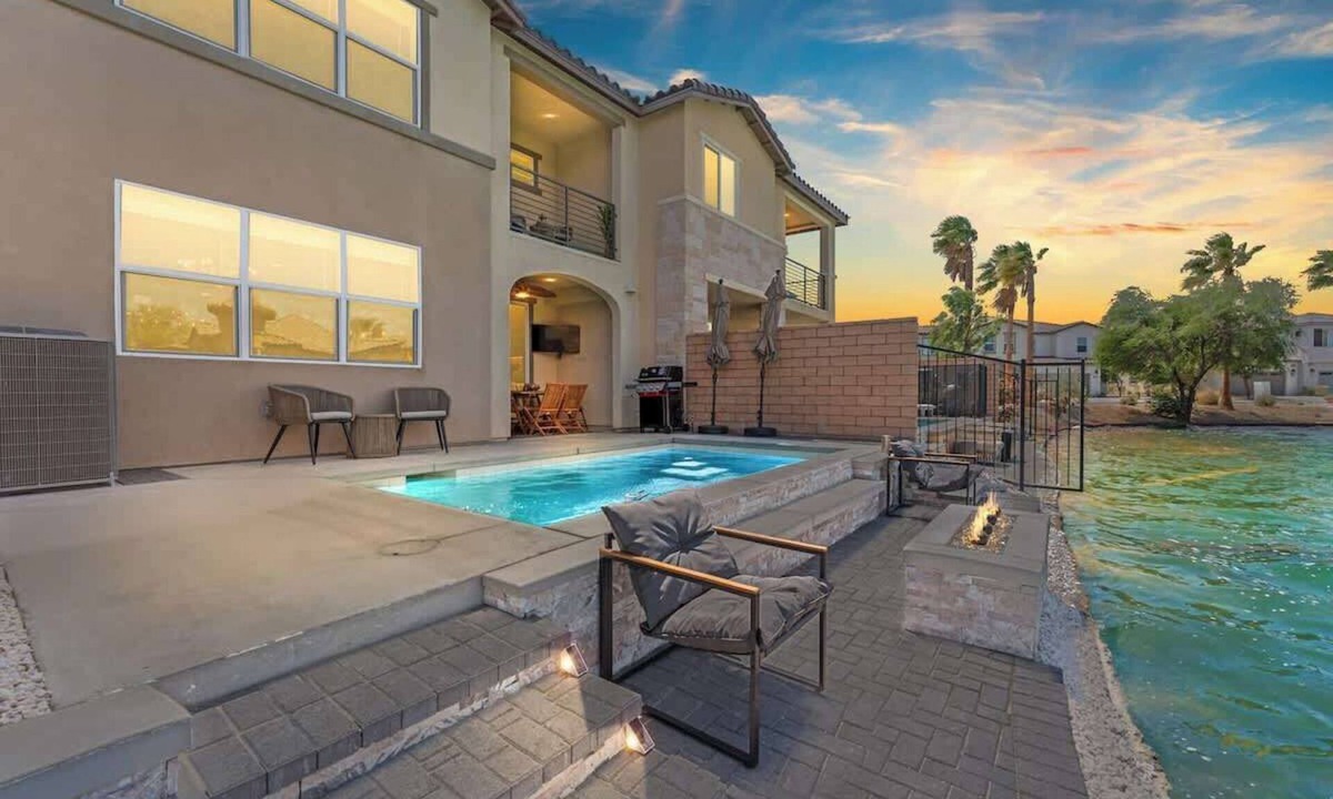 Terra Lago House | 5 bedroom lake house DISCOUNTS!