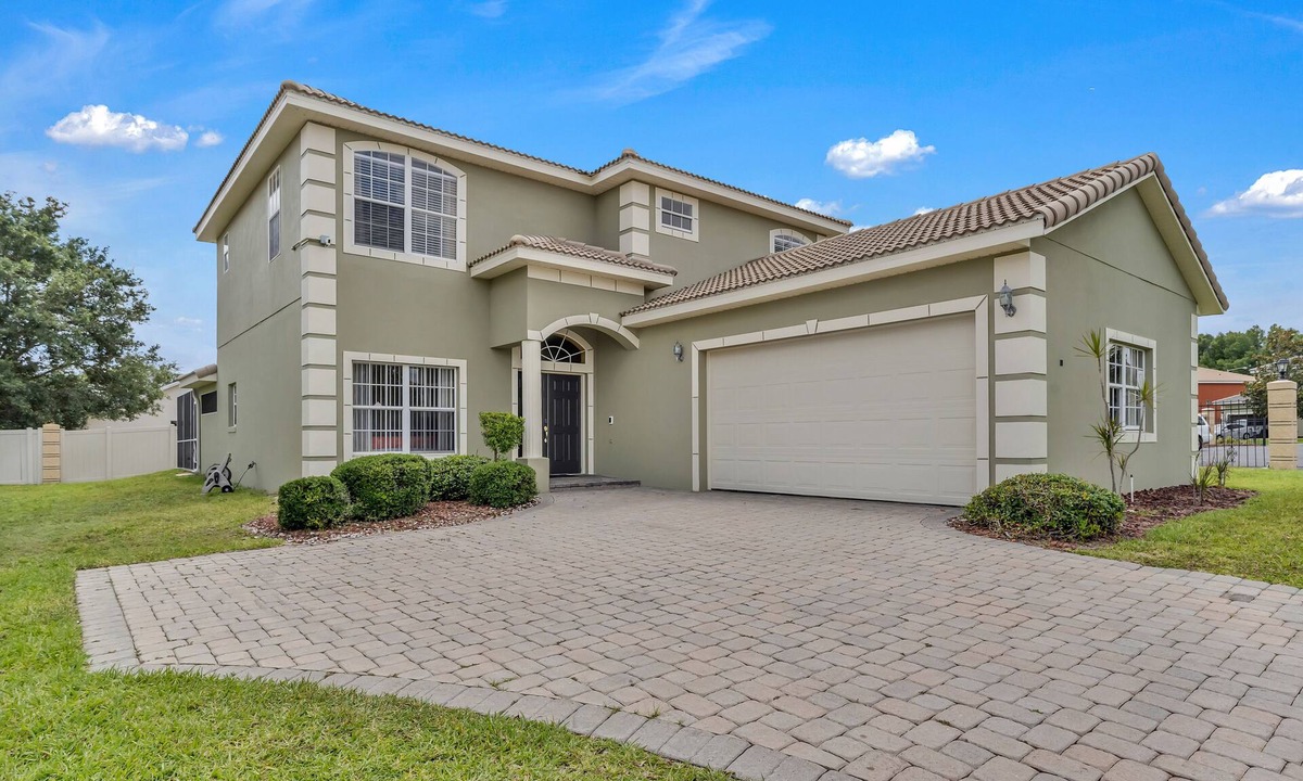 Hillcrest Estates House | 6 Bed, 4 Bath, Private Pool, Hot tub, Gated entry near Theme Parks