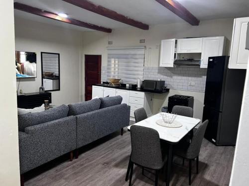 Lusaka Apartment | 6ALouieVille