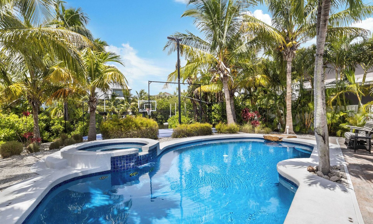Anna Maria House | A Ray Of Sunshine- Amazing property private basketball court pool/spa on a canal