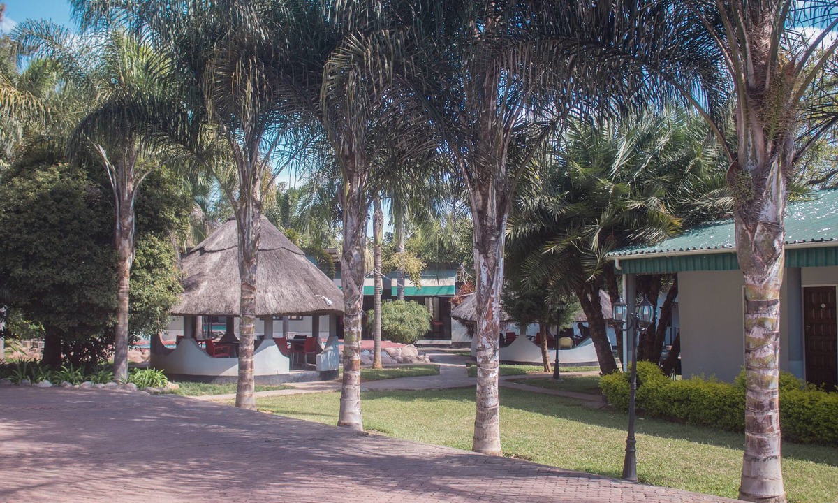 Lusaka Cabin | Acamms Lodge Roma