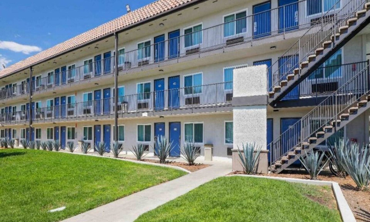 Central Escondido Apartment | ADA|2 Beds|Tub|Micfridge