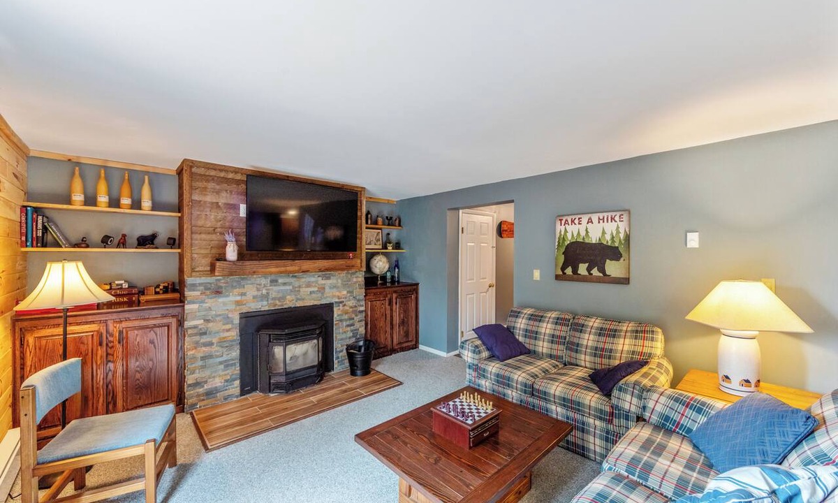 North Creek House | Adirondack Retreat | Heated Pool + Game Room with Billards + Foosball | Cloud