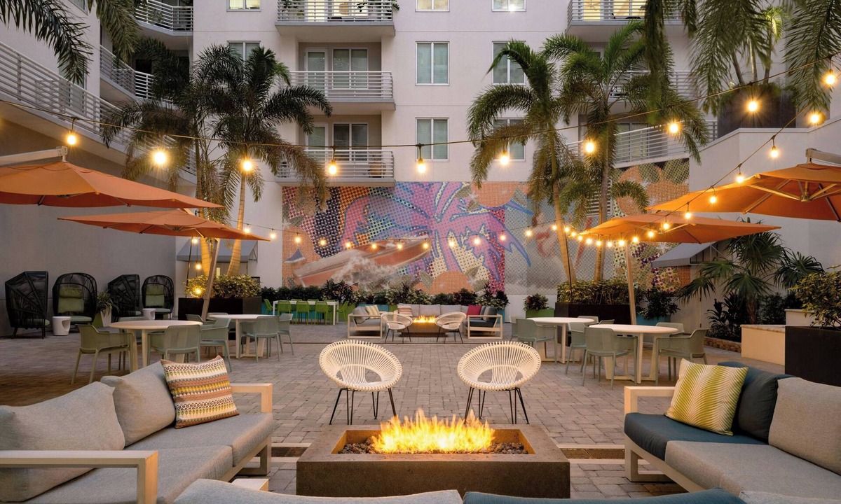 Central Sarasota Hotel | Aloft by Marriott Sarasota