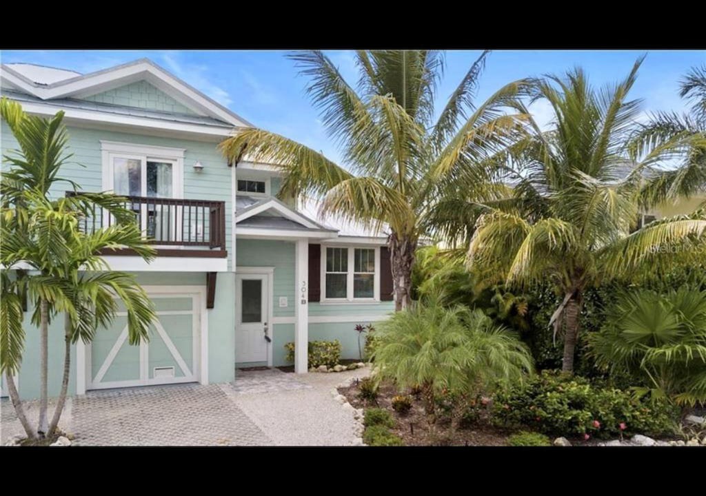 Holmes Beach Villa | AMI/Holmes Beach - 3/2 Home - Private Heated Pool and Yard - walk to beach