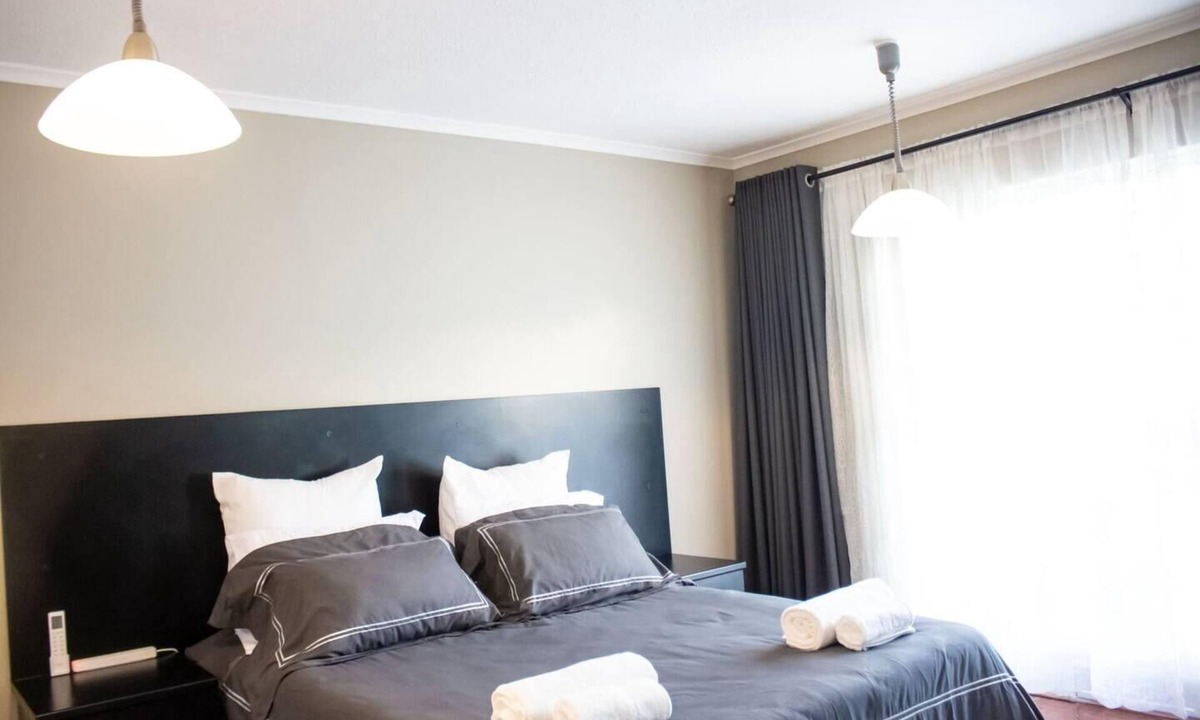 Target Area Apartment | Apartment - Sleeps 6 - Parking - Pet friendly