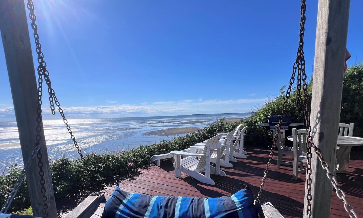 Campground Landing Cottage | Beachfront on Cape Cod Bay in Eastham! (1039)