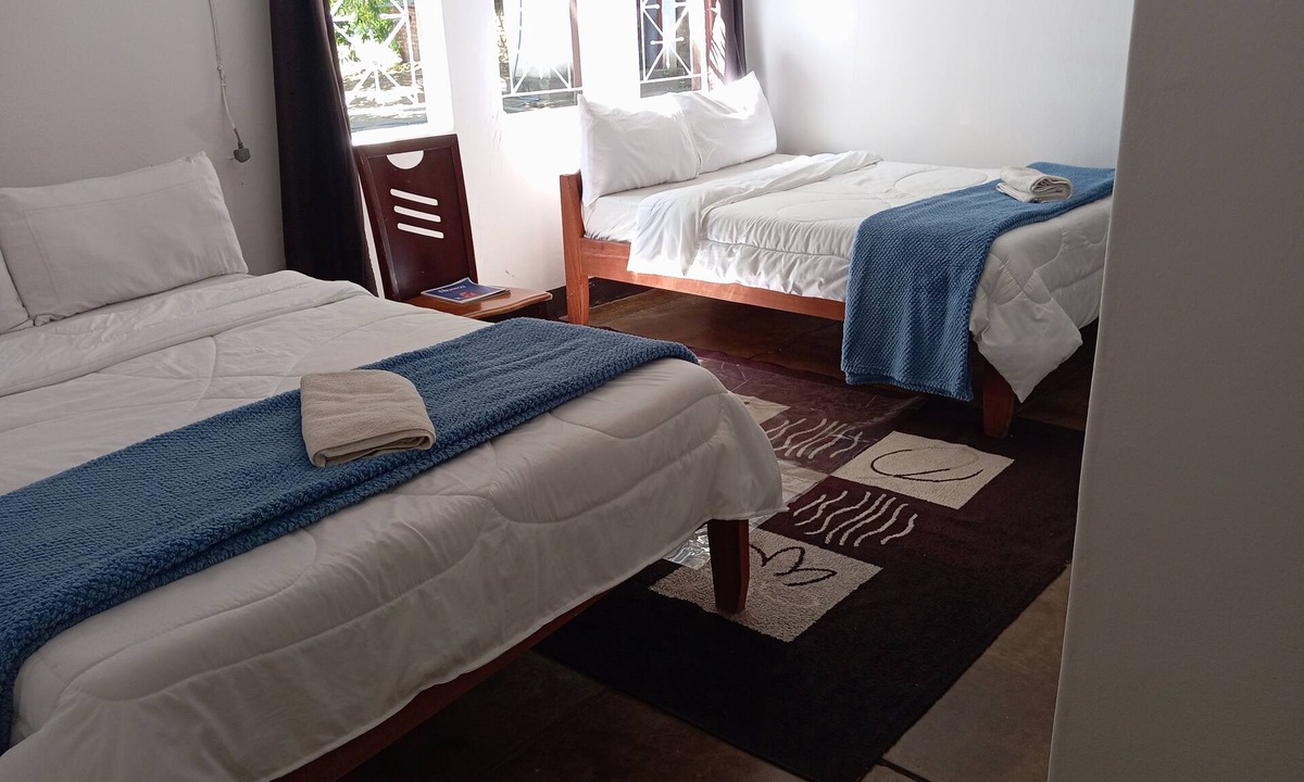 South Luangwa National Park Cabin | blue Waxbill Lodge