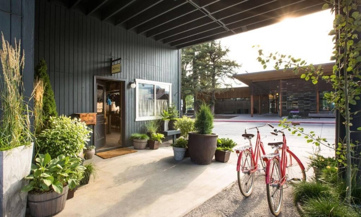 Jackson Hole Hostel | Cache House