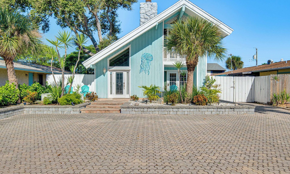 Port Canaveral Cottage | Cape Canaveral Cottage w/Pool - Walk to Beach!