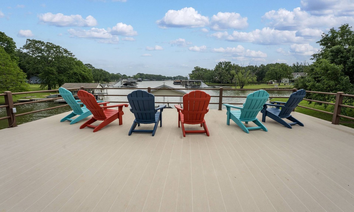 Tool House | Cedar Creek Lakehouse w/Golfcart & Dbl Decker Boat Dock with Deep Water