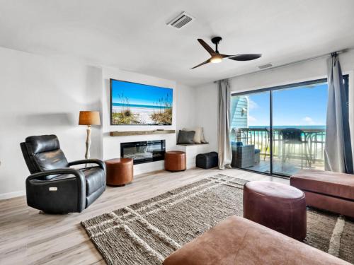 Sunnyside House | Charline at Shoreline Villas