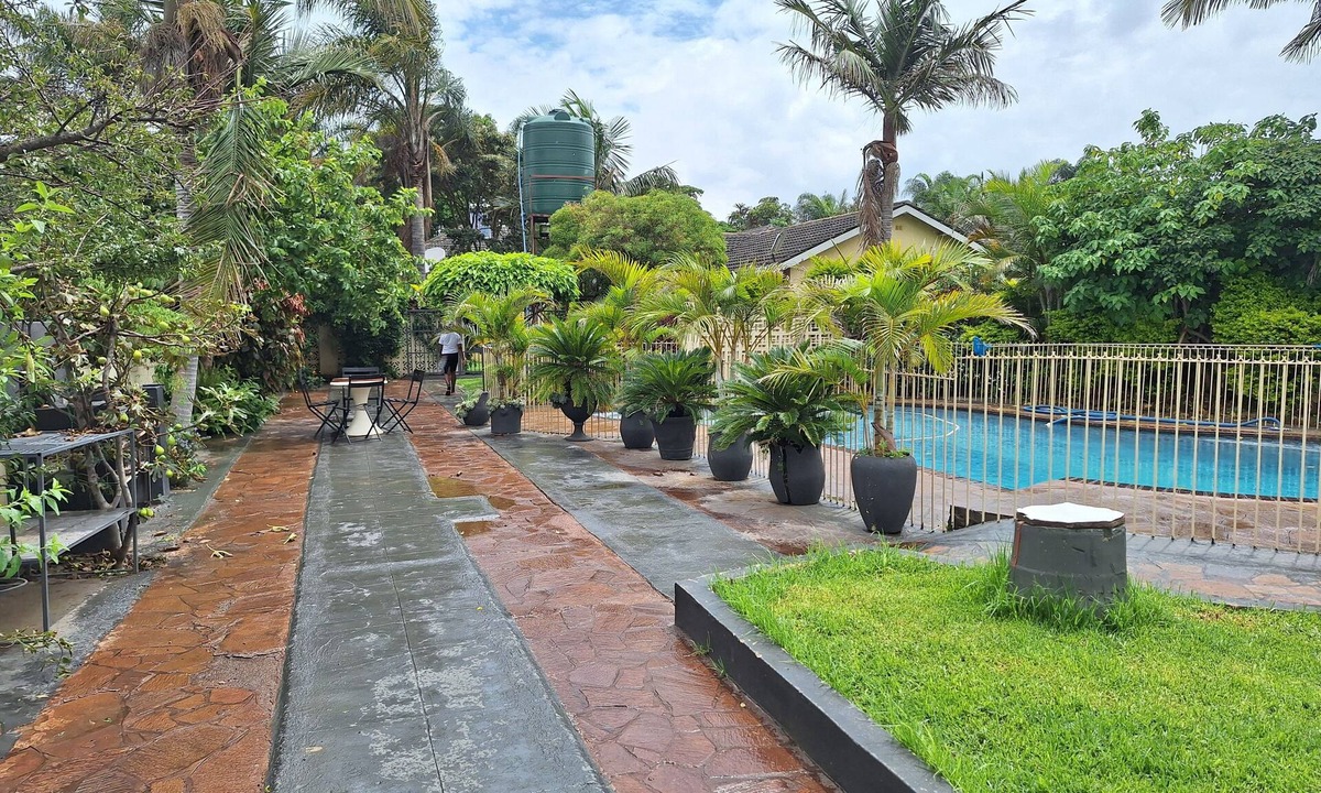 Harare House | Charming 6-bed House With Swimming Pool in Harare