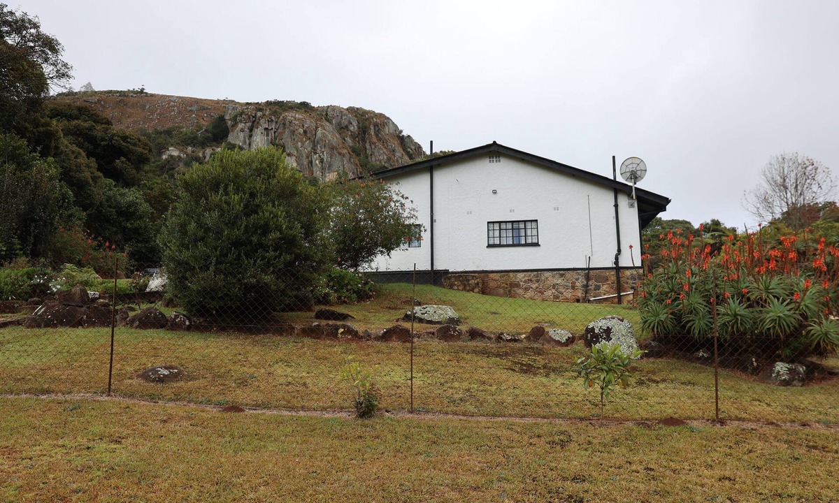 Mutare Bed & Breakfast | Charming bed & breakfast in adorable Vumba with WiFi, AC Room #4