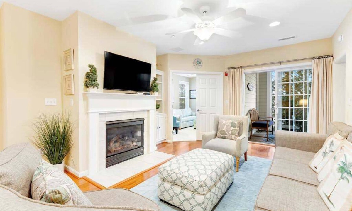 Sun Ridge Condo | Charming condo near the pool with hot tub & tennis