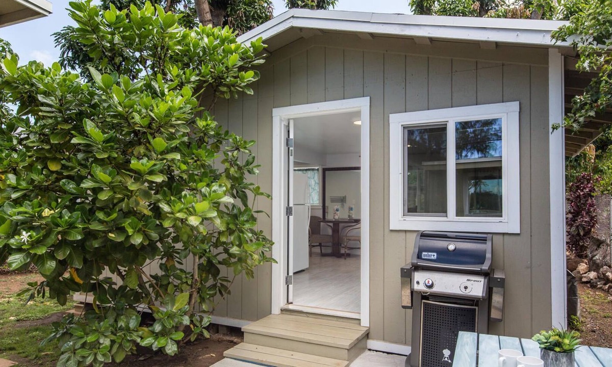 Waialee Cottage | Charming Cottage across the street from beach and walking distance to Haleiwa!