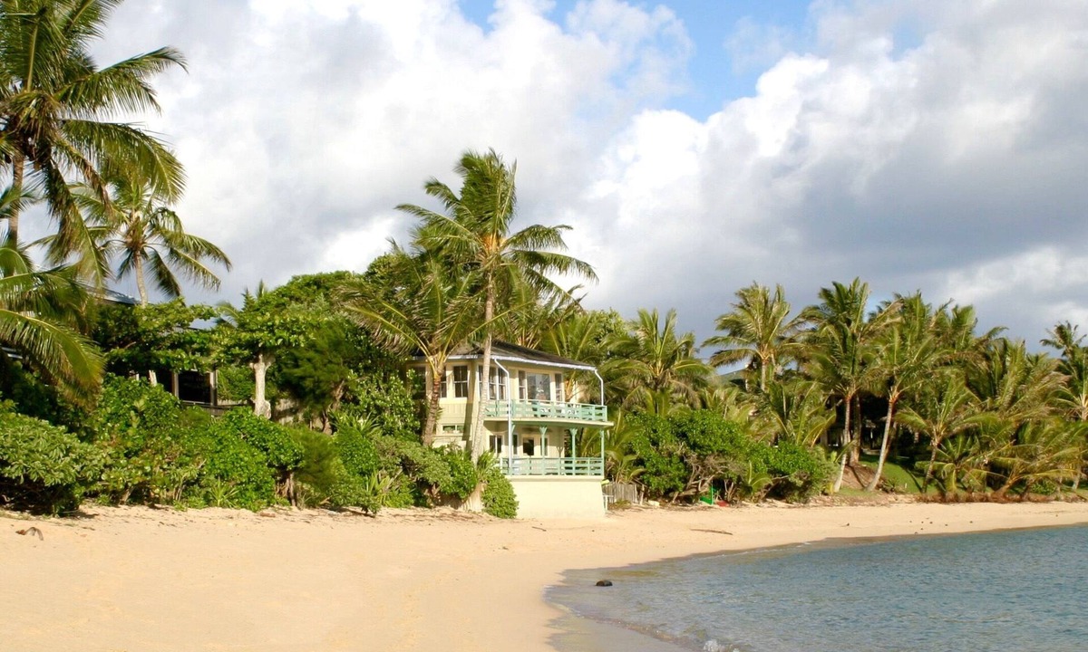 Kawela Bay House | Charming Historic 1910 Kawela Bay Beachfront Property! 2 Homes, Sleeps 17
