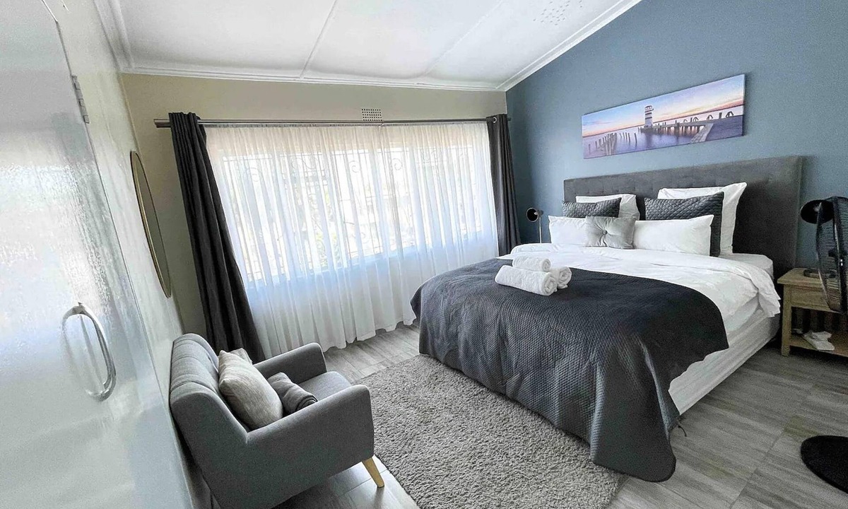 Bulawayo Apartment | Chic Modern House on Neasden - 2085
