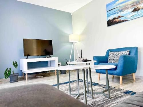 Bulawayo Apartment | Chic Modern House on Neasden - 2085