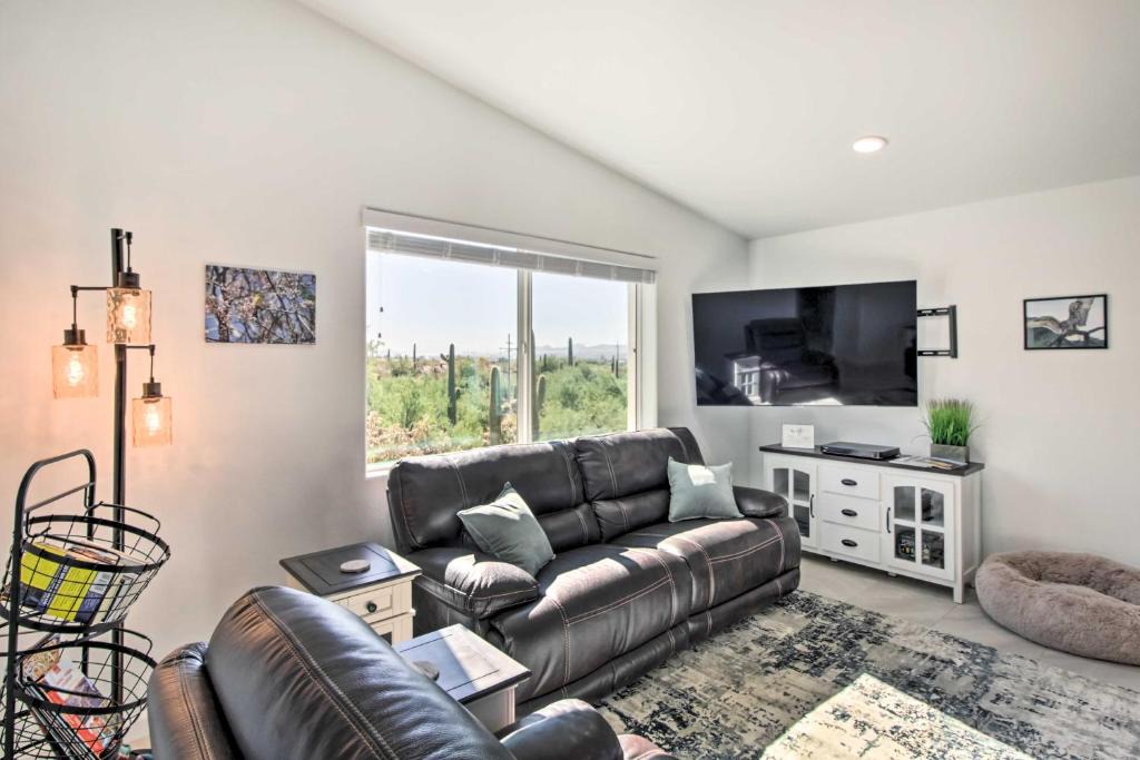 Tucson House | Classy Tucson Escape w/Fire Pit on 5 Acres!