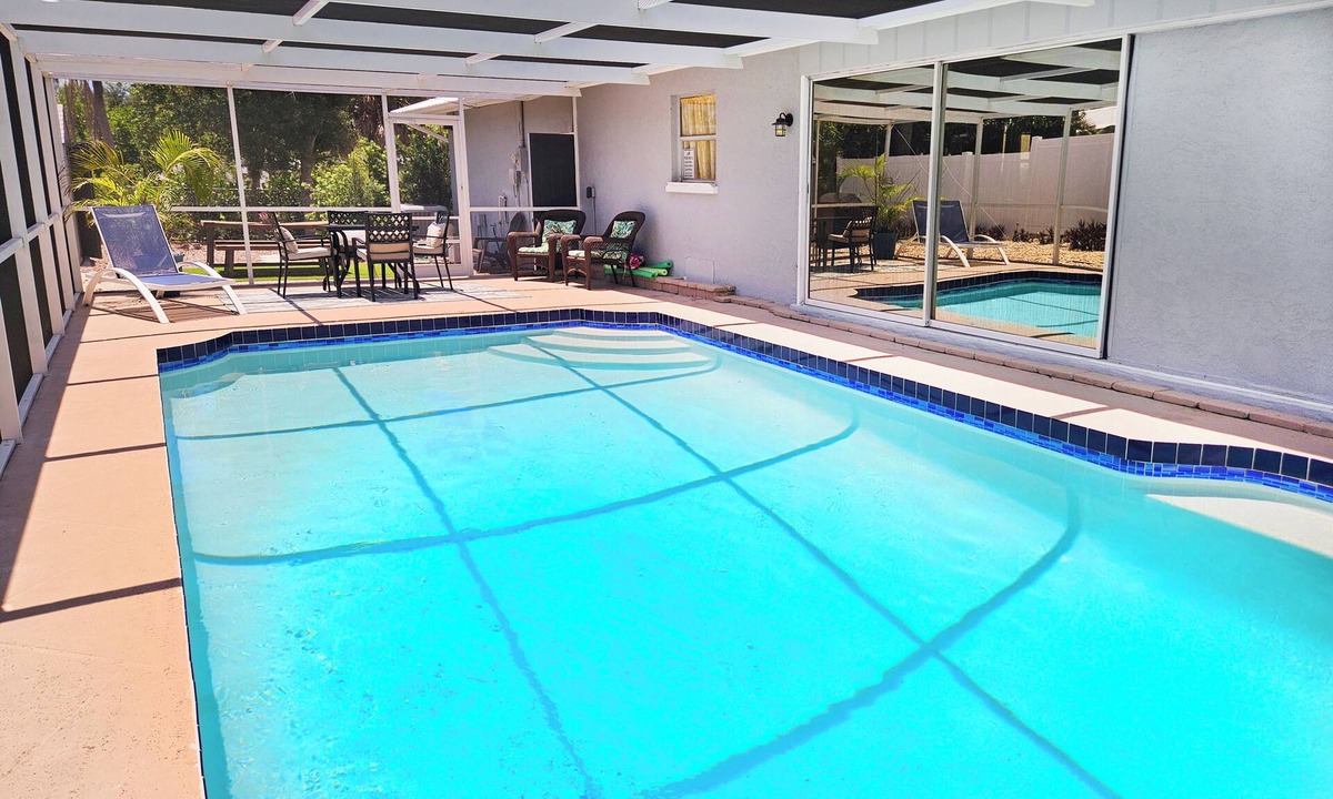 Southgate House | Close to Beaches & Downtown w/Pool, Family Friendly