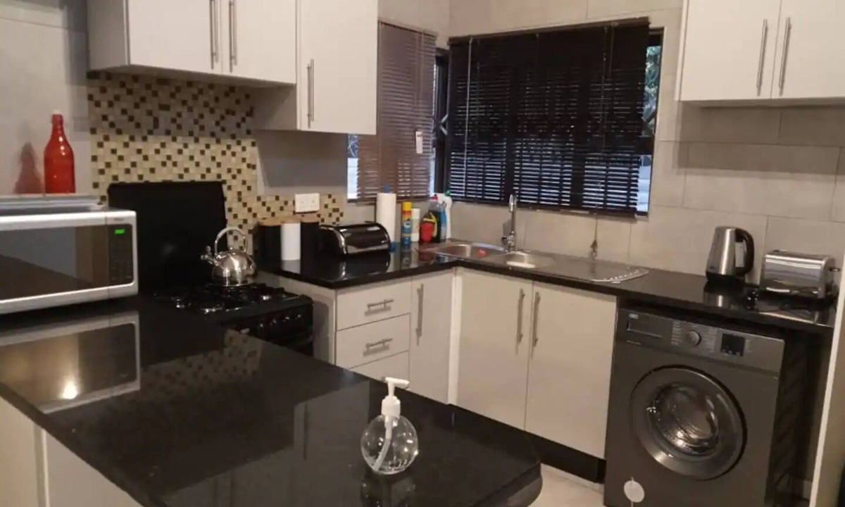 Harare Apartment | Comfy, modern, stylish furnished cottage - 2174