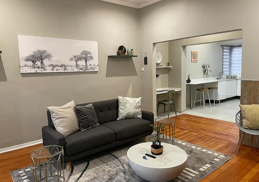 Bulawayo Apartment | Contemporary 2 bed in Suburbs - 2081
