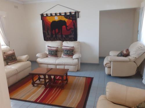 Harare House | Cottage Sleeps 4 with Pool