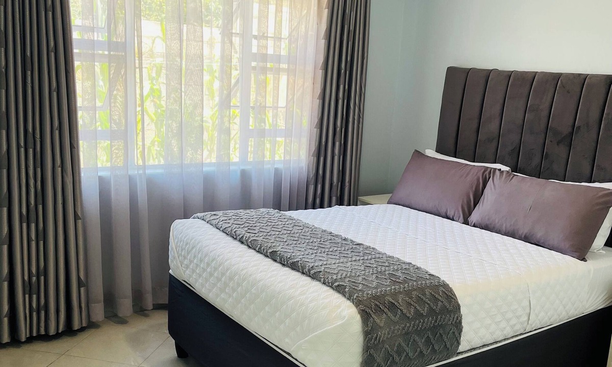 Mutare House | Cozy 2-bedroom 2-bathroom house in charming Mutare with luxury amenities.