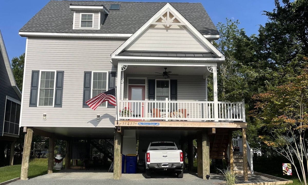 Cedar Neck House | Cozy Beach Cottage close to Bethany Beach! Dog Friendly!