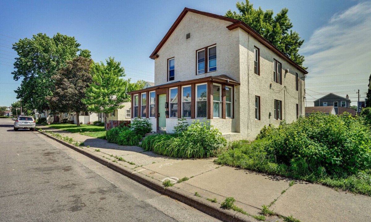 Northeast Minneapolis House | Cozy Grand Street Property in the Heart of Minneapolis