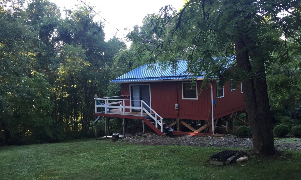 Canton Cabin | Cozy Mountainside Cabin 3400' Near Asheville NC
