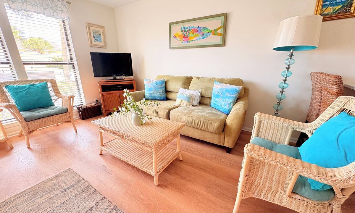 Holiday Isle Condo | Cozy Updated Studio | Prime Resort Location