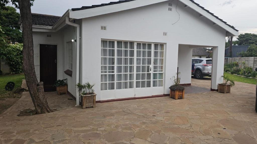 Harare Bed & Breakfast | Dahlia