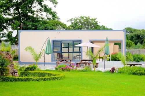 Bulawayo Bed & Breakfast | De Lux Villa