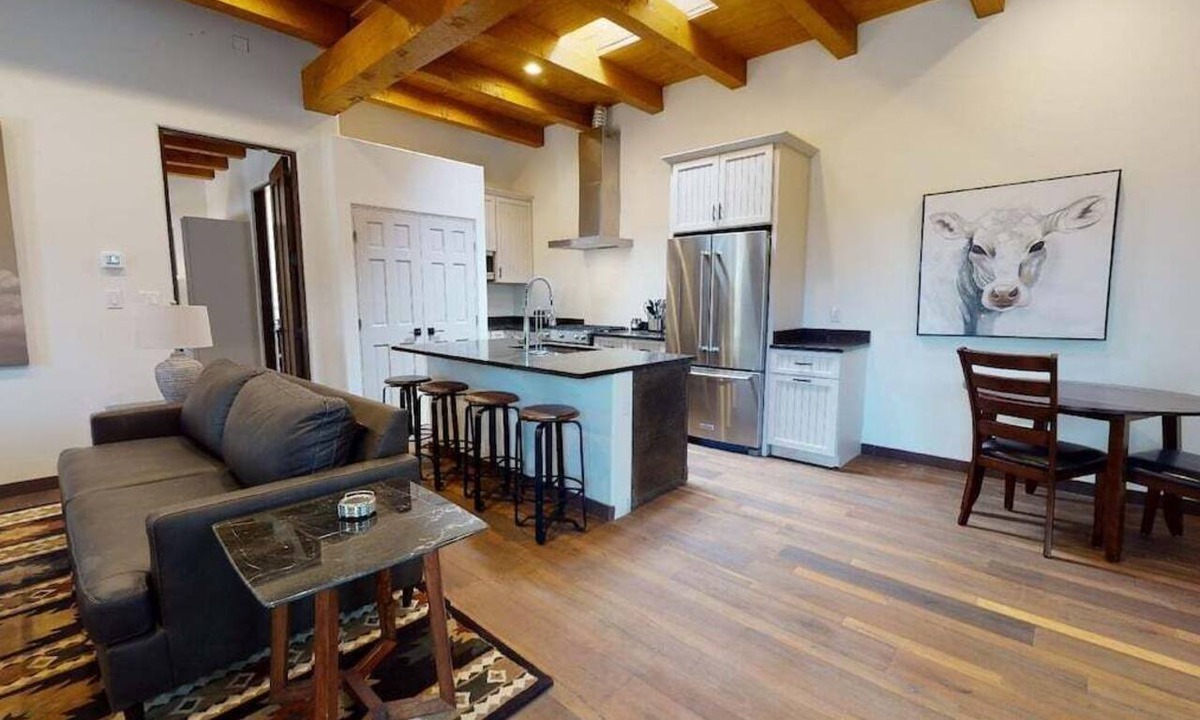 Historic Eastside House | Delgado C3 | Luxury 1 Bedroom Santa Fe Casita
