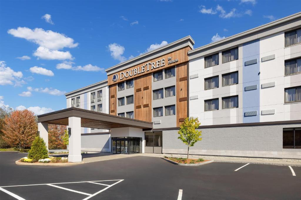 Concord Hotel | Doubletree By Hilton Concord Downtown
