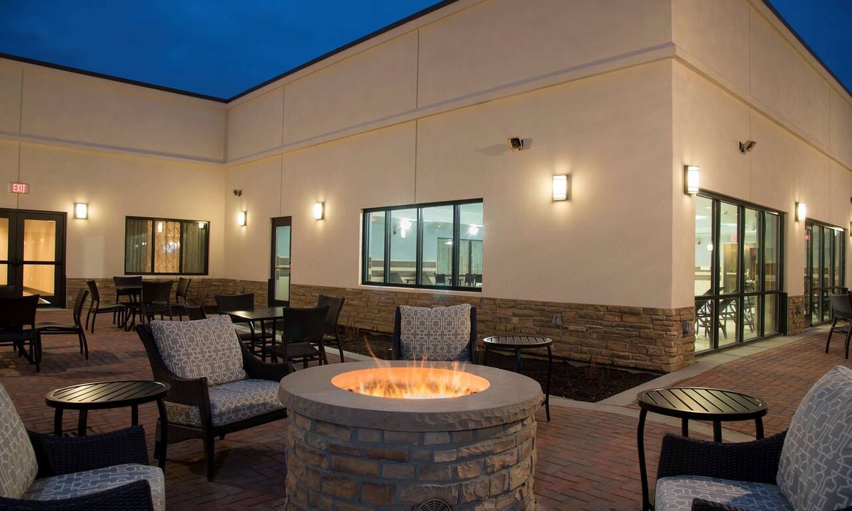 Seward Place Hotel | DoubleTree by Hilton Schenectady Downtown